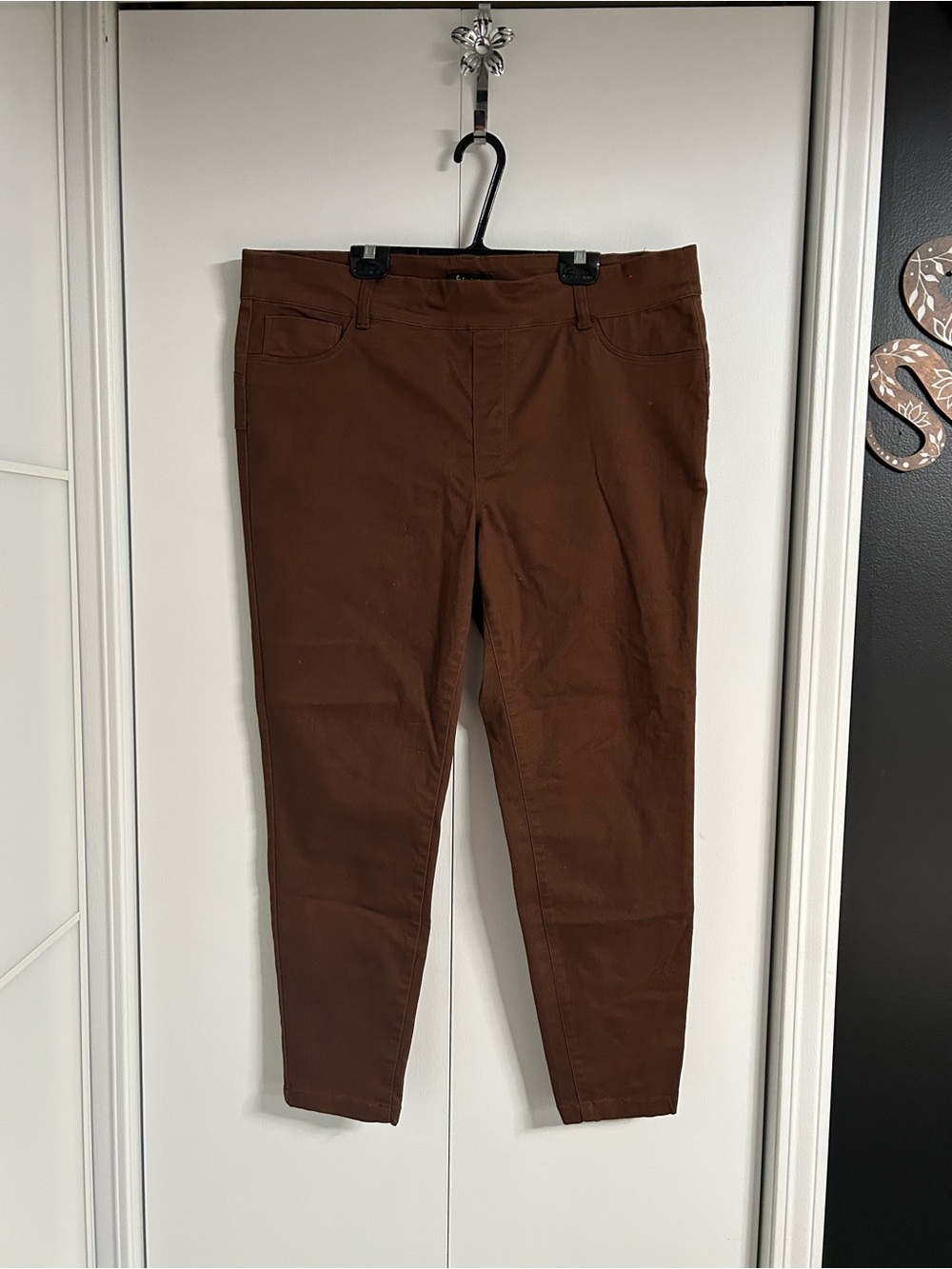 Women’s Size 16 Brown Stretch Suko pants - Classic Straight Fit